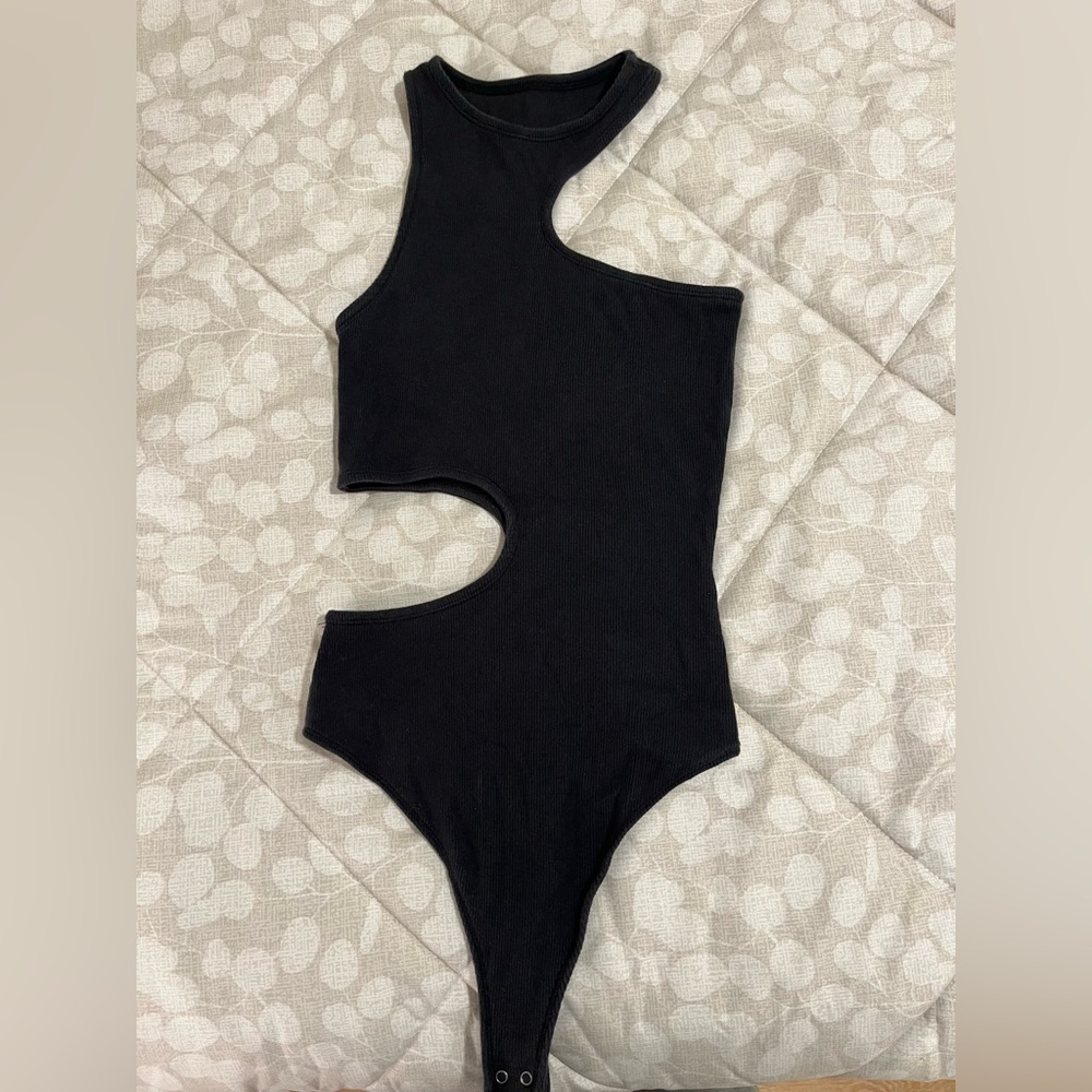 Cutout Abercrombie Bodysuit